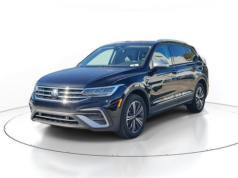 Used 2024 Volkswagen Tiguan Wolfsburg Edition image 2