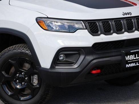 Used 2023 Jeep Compass Trailhawk w/ Trailhawk Convenience Group image 11