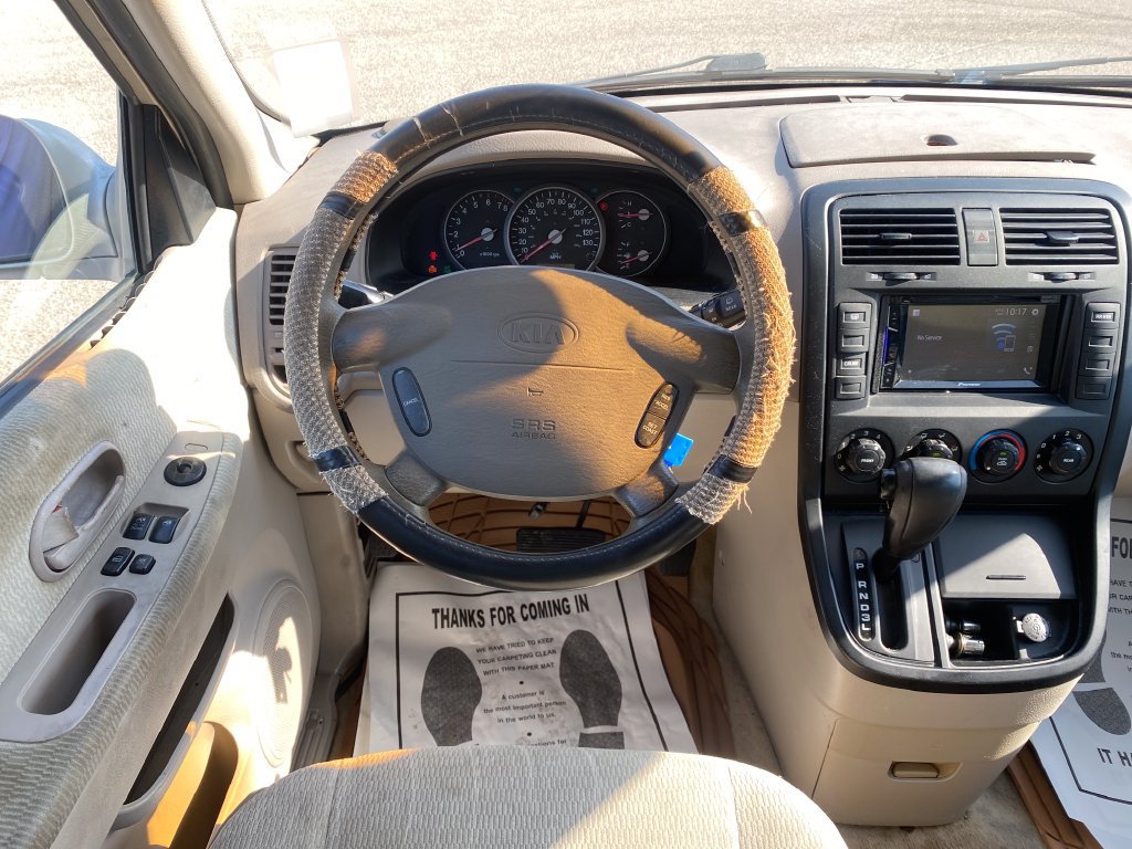 Used 2005 Kia Sedona FWD image 14