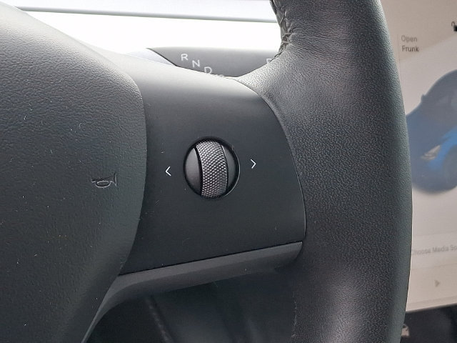 Used 2022 Tesla Model Y Performance AWD/4WD image 7
