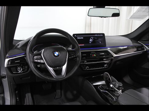Certified 2023 BMW 530i xDrive w/ Premium Package AWD/4WD image 6