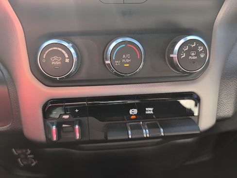 Used 2021 RAM 2500 Big Horn AWD/4WD image 14