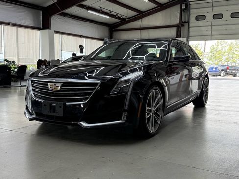 Used 2018 Cadillac CT6 Luxury AWD/4WD image 4