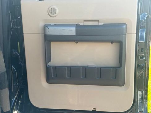 Used 2015 Ford F250 Lariat w/ Lariat Interior Package AWD/4WD image 23