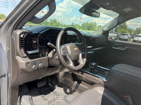 Used 2025 Chevrolet Silverado 1500 LTZ AWD/4WD image 13