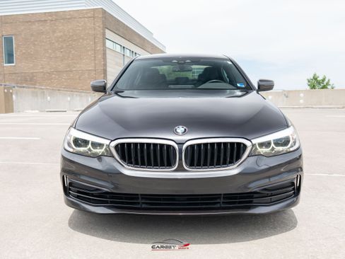 Used 2020 BMW 530i xDrive w/ Convenience Package AWD/4WD image 2