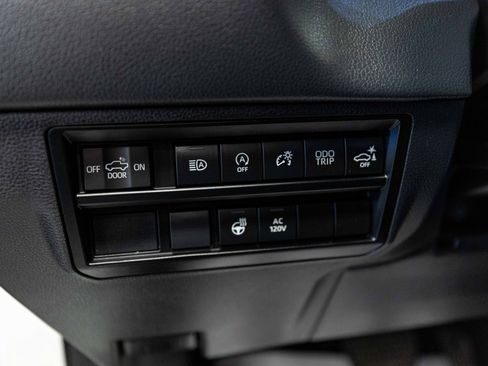 Used 2023 Toyota Tundra Limited AWD/4WD image 11