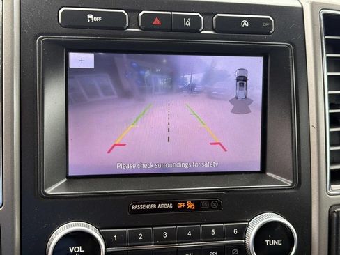 Used 2020 Ford Expedition XLT w/ Equipment Group 202A RWD image 29