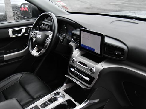 Used 2023 Ford Explorer XLT w/ Equipment Group 202A image 45