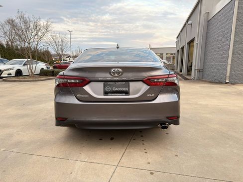 Used 2022 Toyota Camry XLE image 4
