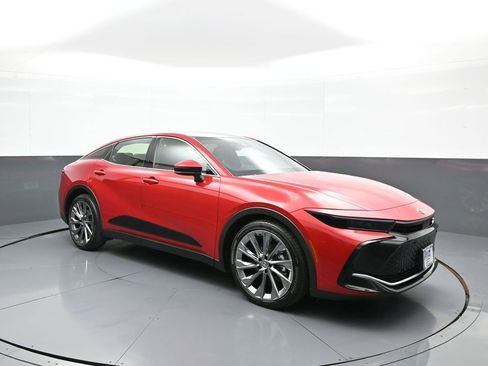 Used 2023 Toyota Crown Limited w/ Advanced Technology Package image 4