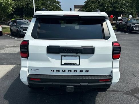Used 2025 Toyota 4Runner TRD Off-Road Premium AWD/4WD image 4