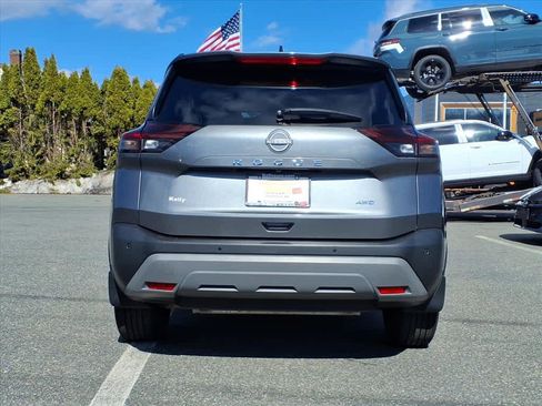 Used 2023 Nissan Rogue S image 5