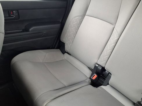 Used 2025 Toyota Tacoma SR5 AWD/4WD image 24