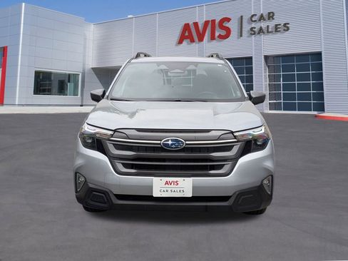 Used 2025 Subaru Forester Premium image 10