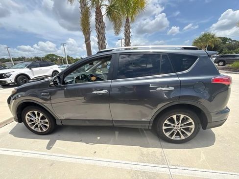 Used 2017 Toyota RAV4 Limited AWD/4WD image 4