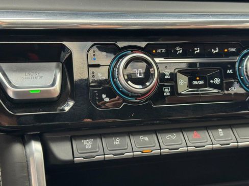 Used 2024 GMC Sierra 2500 Denali Ultimate image 27