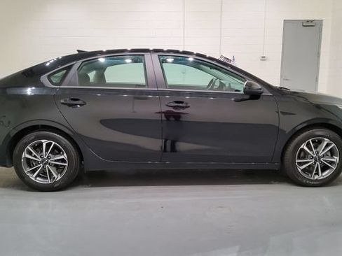 Used 2023 Kia Forte LXS FWD image 8