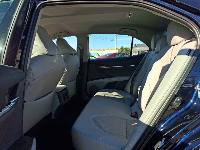 Used 2022 Toyota Camry XLE FWD image 10