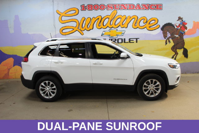 Used 2019 Jeep Cherokee Latitude w/ Comfort & Convenience Group AWD/4WD image 1