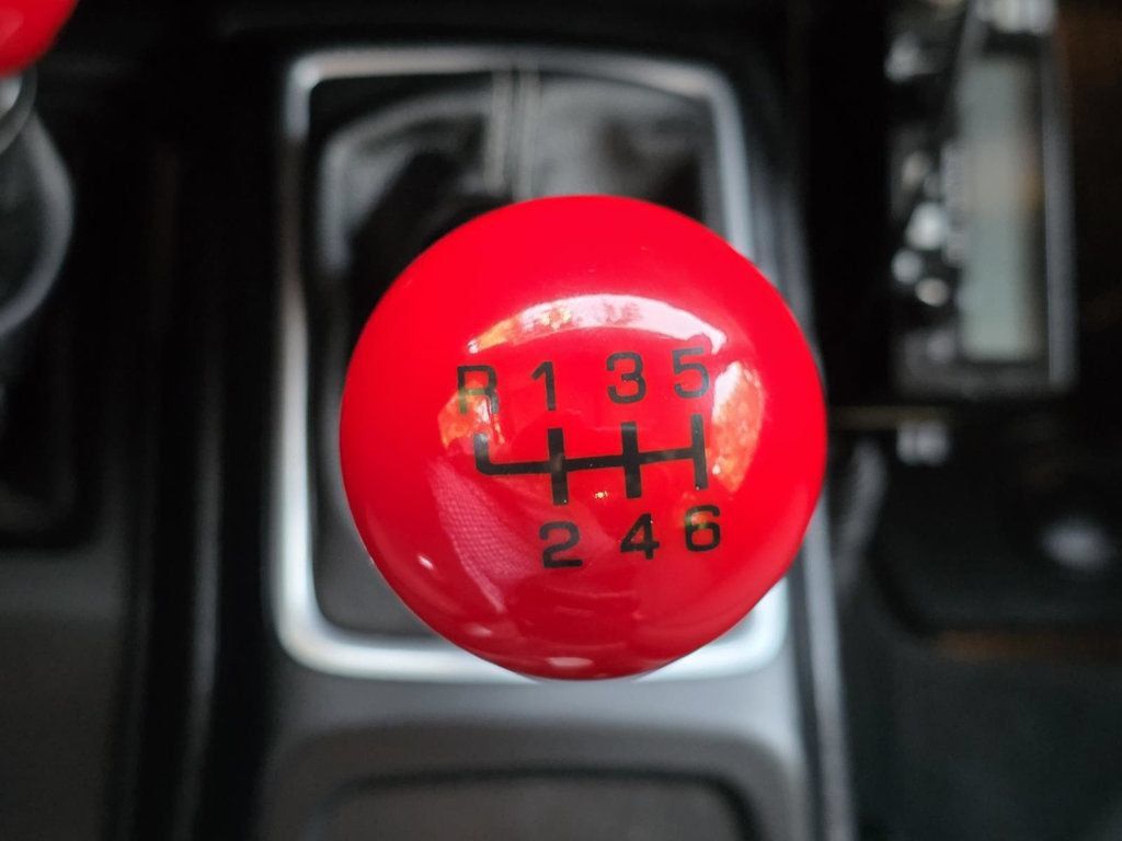 Used 2018 Jeep Wrangler Unlimited Sahara AWD/4WD image 23
