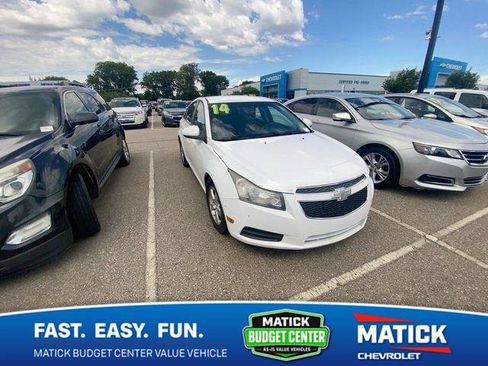 Used 2014 Chevrolet Cruze LT FWD image 1