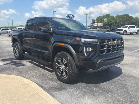 Used 2023 GMC Canyon AT4 w/ AT4 Premium Package AWD/4WD image 3