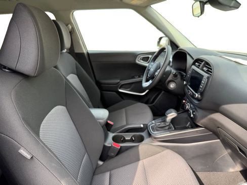 Used 2024 Kia Soul LX w/ LX Technology Package image 15