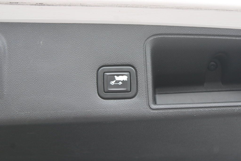 Used 2020 GMC Terrain SLT w/ Preferred Package FWD image 14