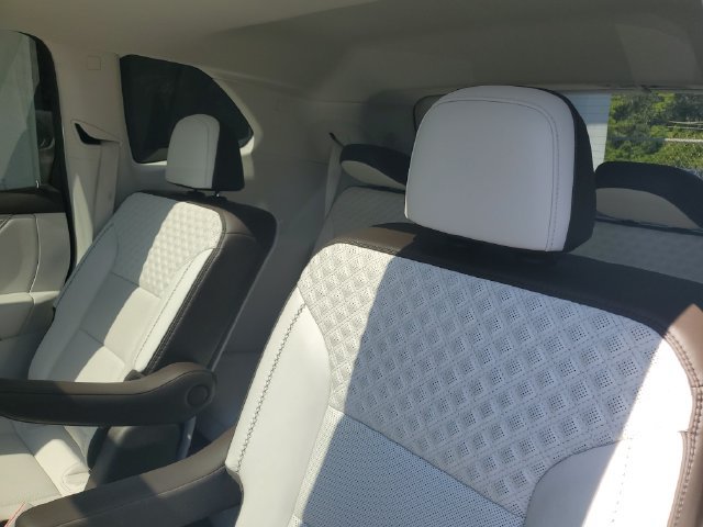 Used 2024 GMC Acadia Denali FWD image 34