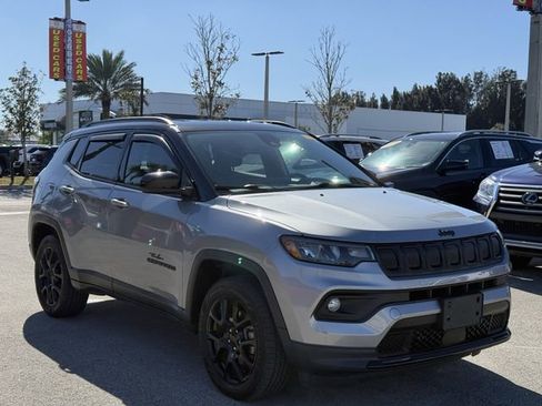 Used 2022 Jeep Compass Altitude w/ Convenience Group image 4