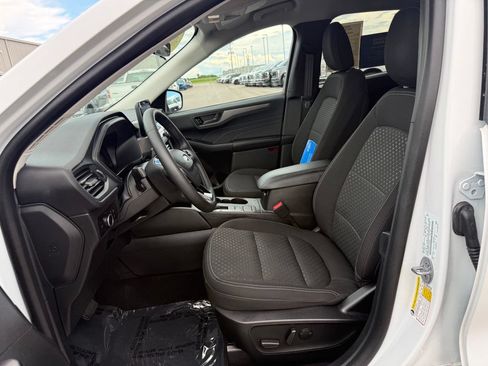 Used 2023 Ford Escape Active w/ Cold Weather Package FWD image 5