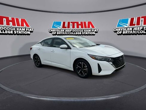 Used 2024 Nissan Sentra SV image 2