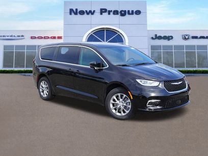 New 2025 Chrysler Pacifica Select