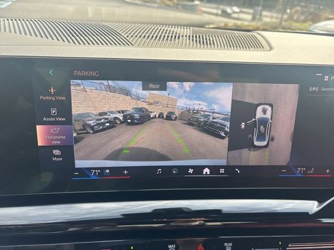 Used 2024 BMW 530i xDrive w/ Premium Package image 17