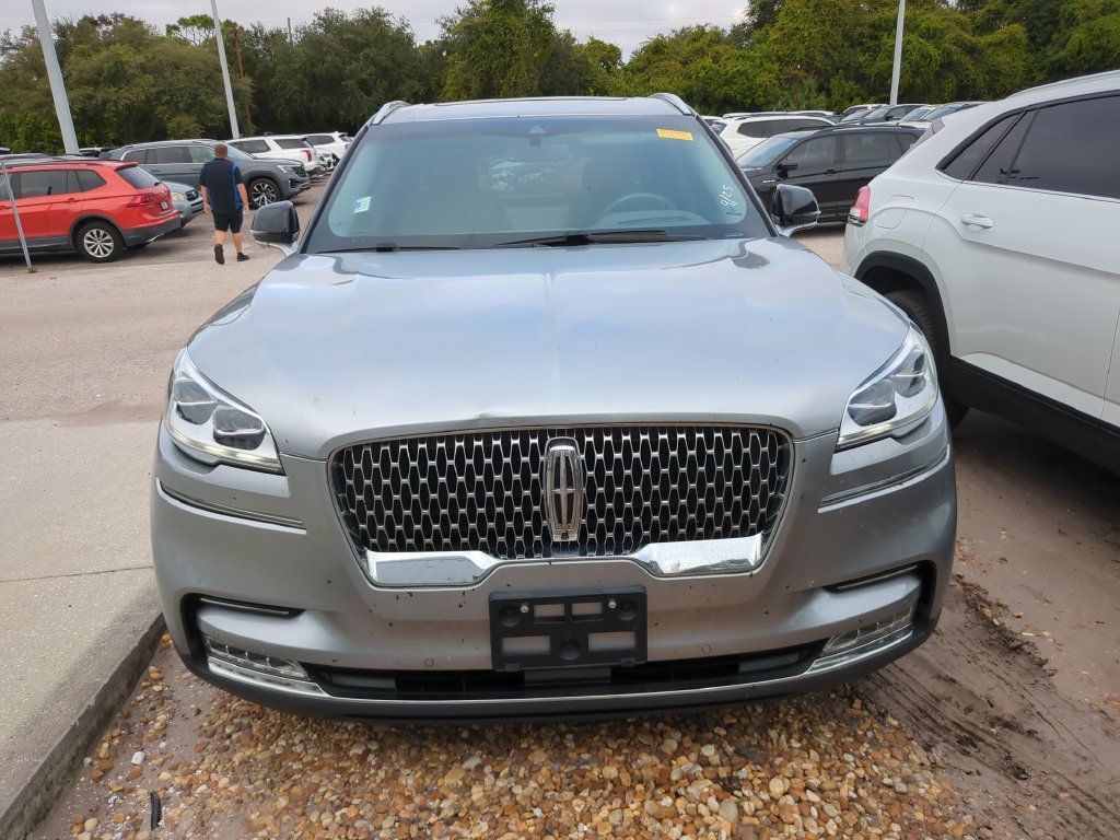 Used 2021 Lincoln Aviator Reserve w/ Equipment Group 202A AWD/4WD image 3