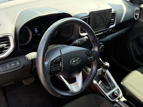 Used 2020 Hyundai Venue SEL w/ Convenience + Premium Package FWD image 7