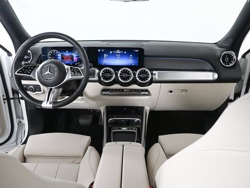 Certified 2025 Mercedes-Benz GLB 250 GLB 250 image 17