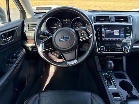 Used 2018 Subaru Outback 2.5i Limited image 13