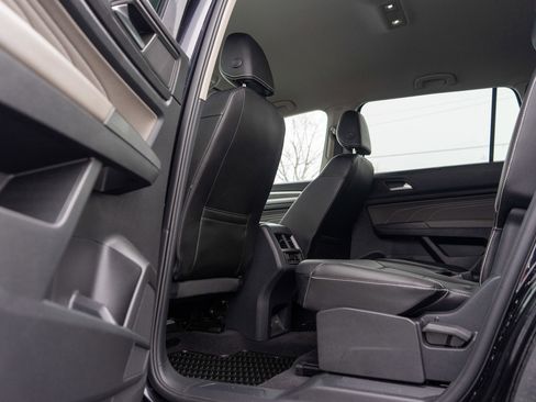 Used 2023 Volkswagen Atlas SE w/ Black Wheel Package image 27