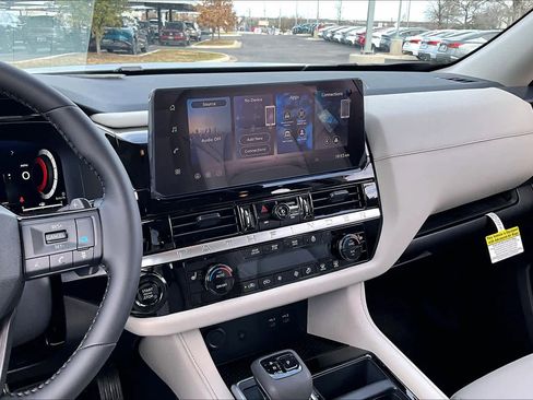 New 2026 Nissan Pathfinder SL image 6