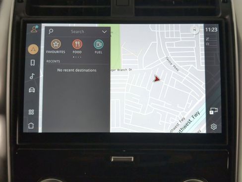 Used 2025 Land Rover Discovery Dynamic SE image 24