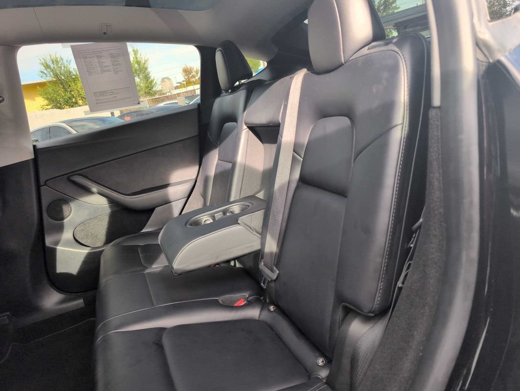 Used 2023 Tesla Model Y Performance AWD/4WD image 10