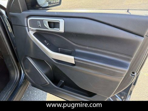 Used 2023 Ford Explorer XLT w/ Equipment Group 202A RWD image 14