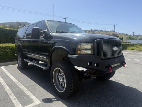 Used 2005 Ford Excursion Limited image 3