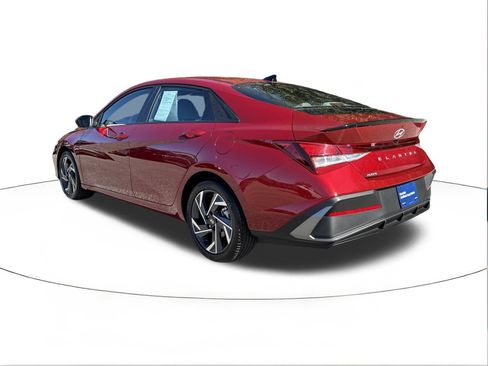 Used 2025 Hyundai Elantra Sport image 5