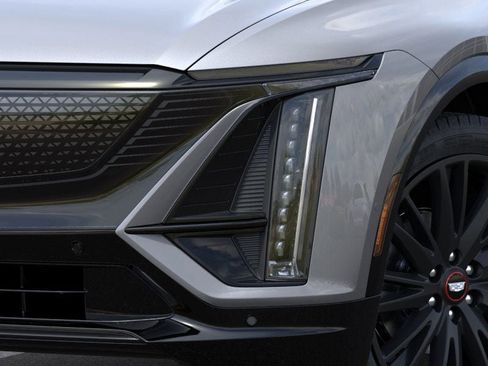 New 2025 Cadillac Lyriq Sport RWD image 34