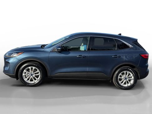 Used 2020 Ford Escape SE image 2