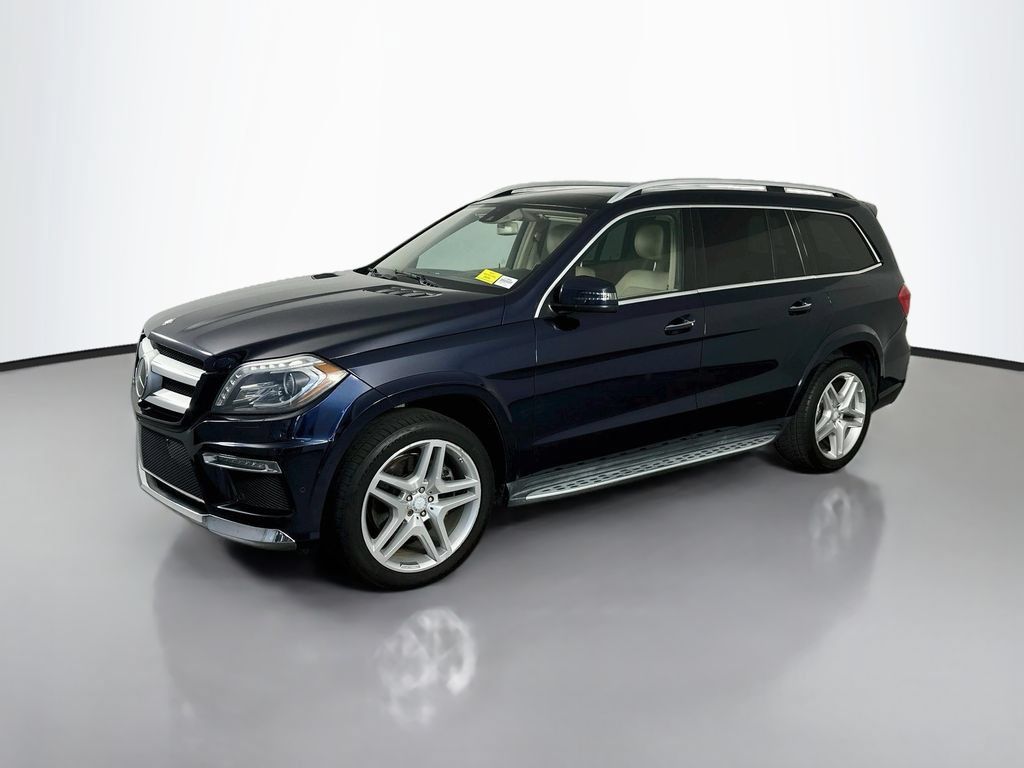 Used 2014 Mercedes-Benz GL 550 4MATIC image 3