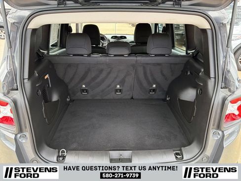 Used 2023 Jeep Renegade Altitude AWD/4WD image 34